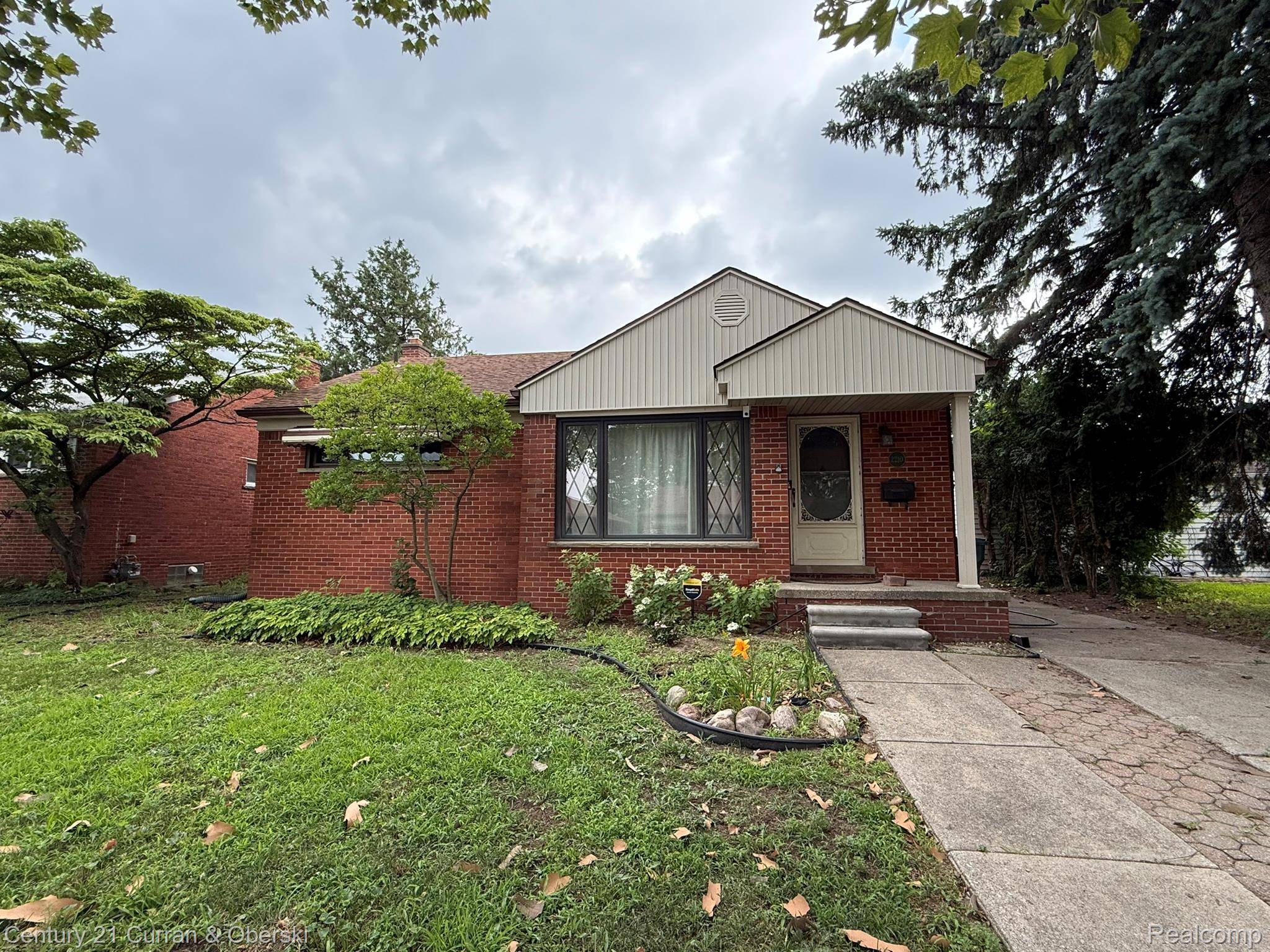 2210 NIGHTINGALE ST, Dearborn, MI 48128