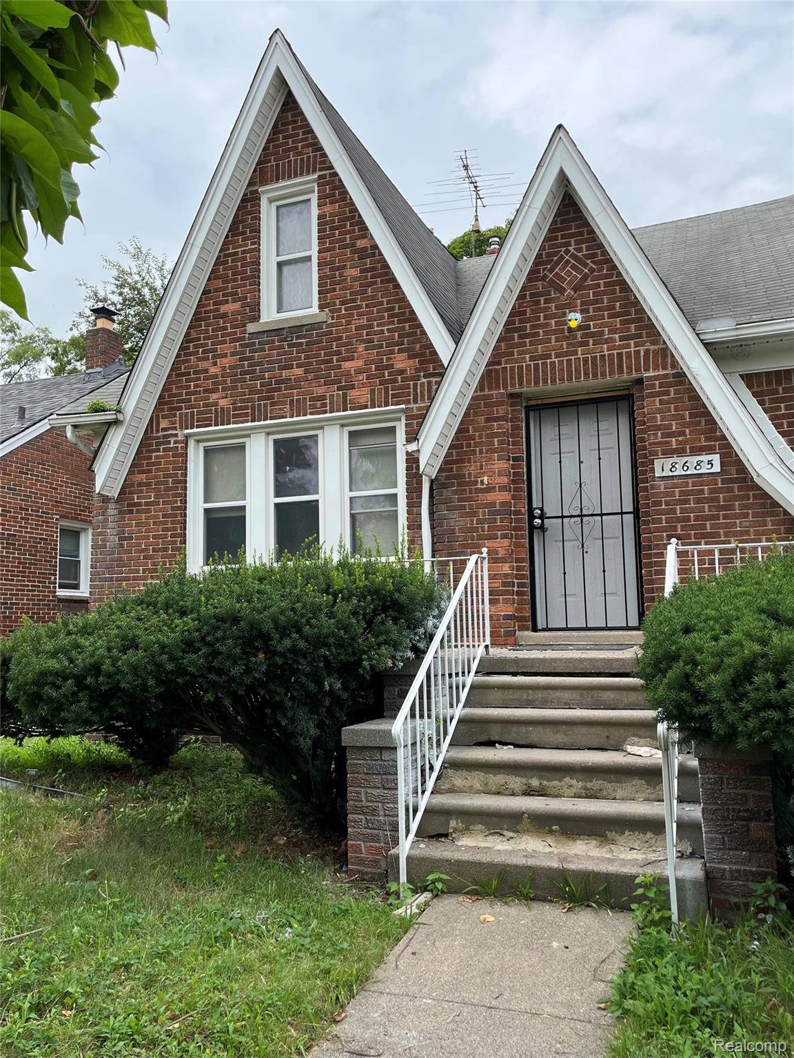 18685 Strasburg ST, Detroit, MI 48205