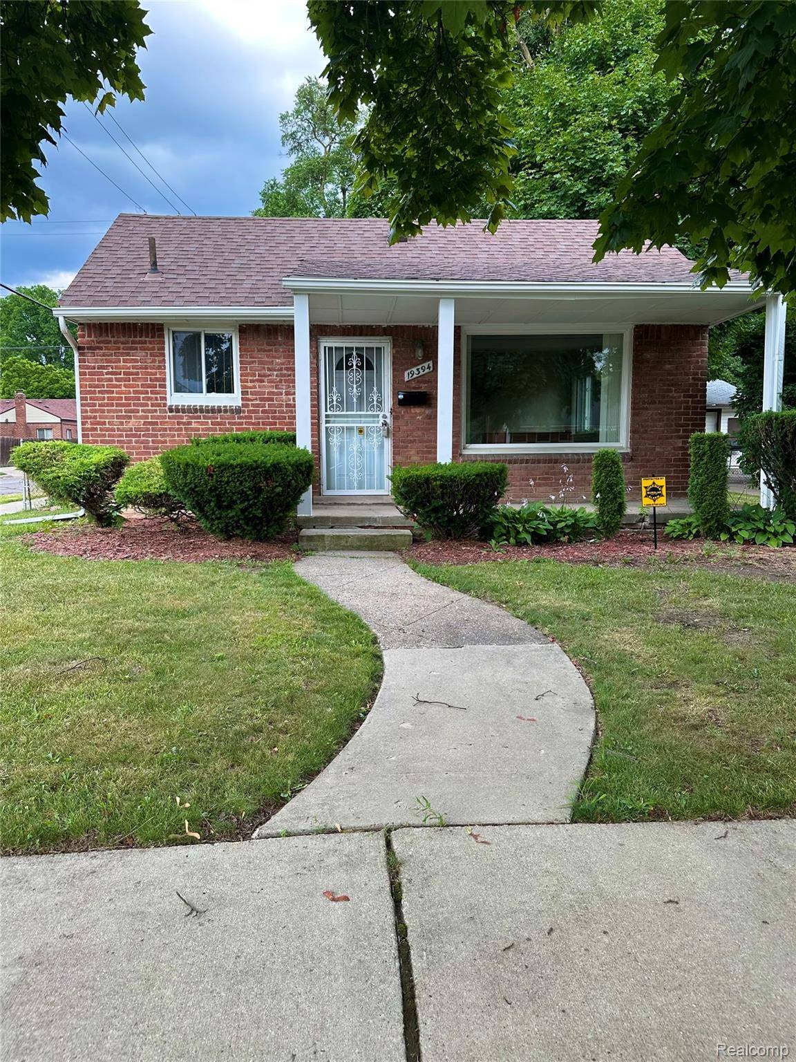 19394 Riverview ST, Detroit, MI 48219