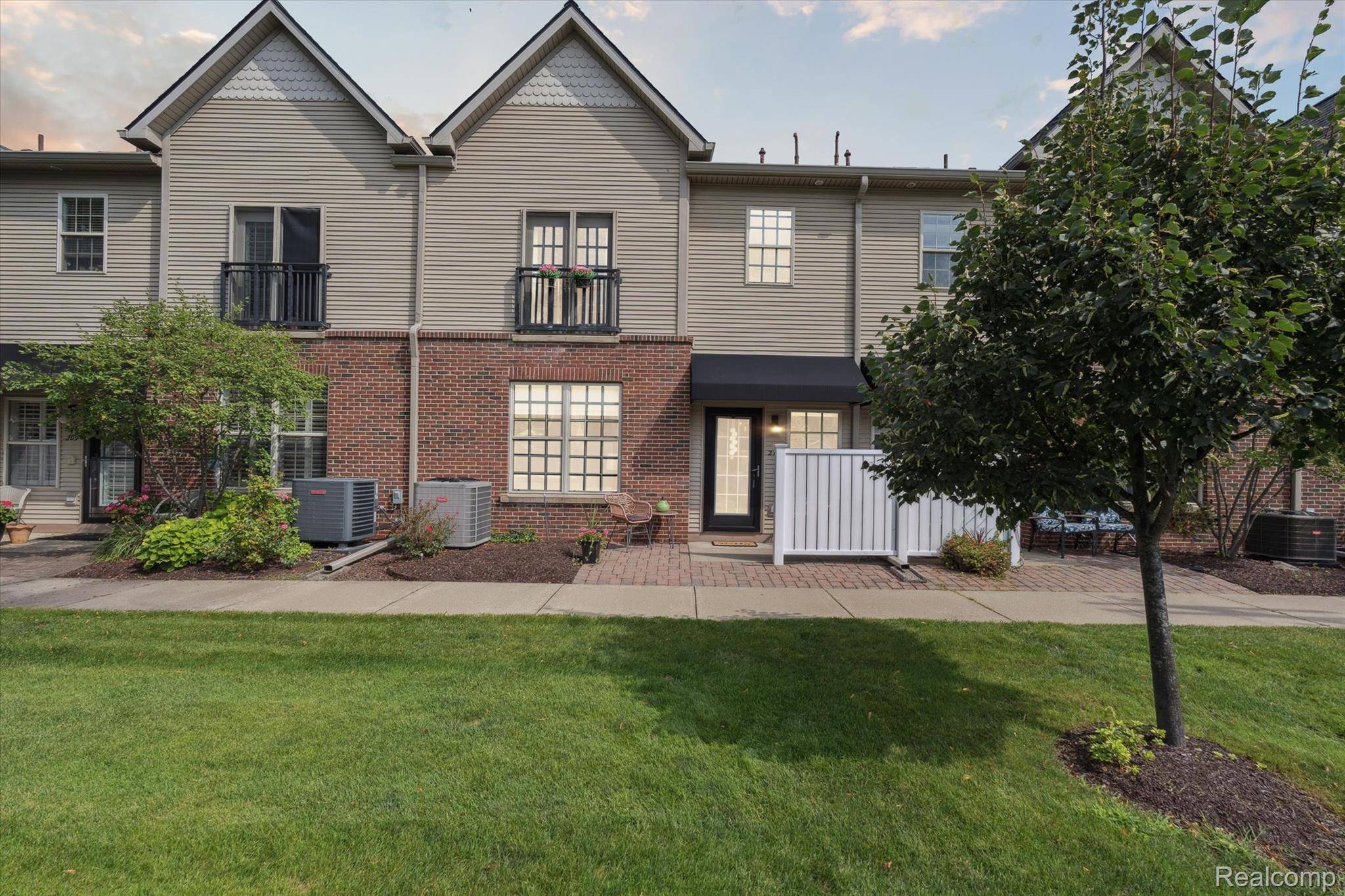 211 Madison ST, Brighton, MI 48116