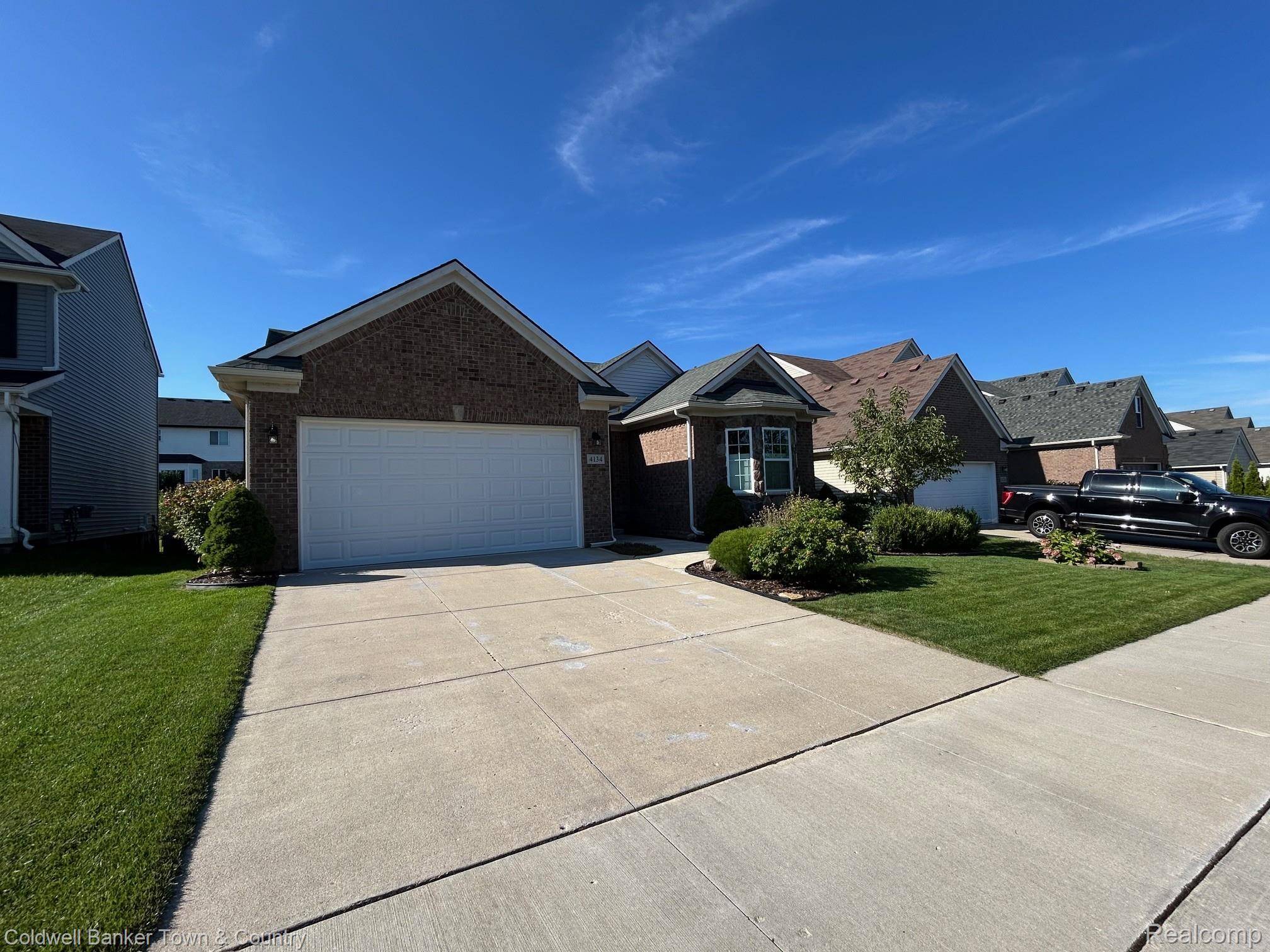 4134 Chase Ridge LN, Howell, MI 48843