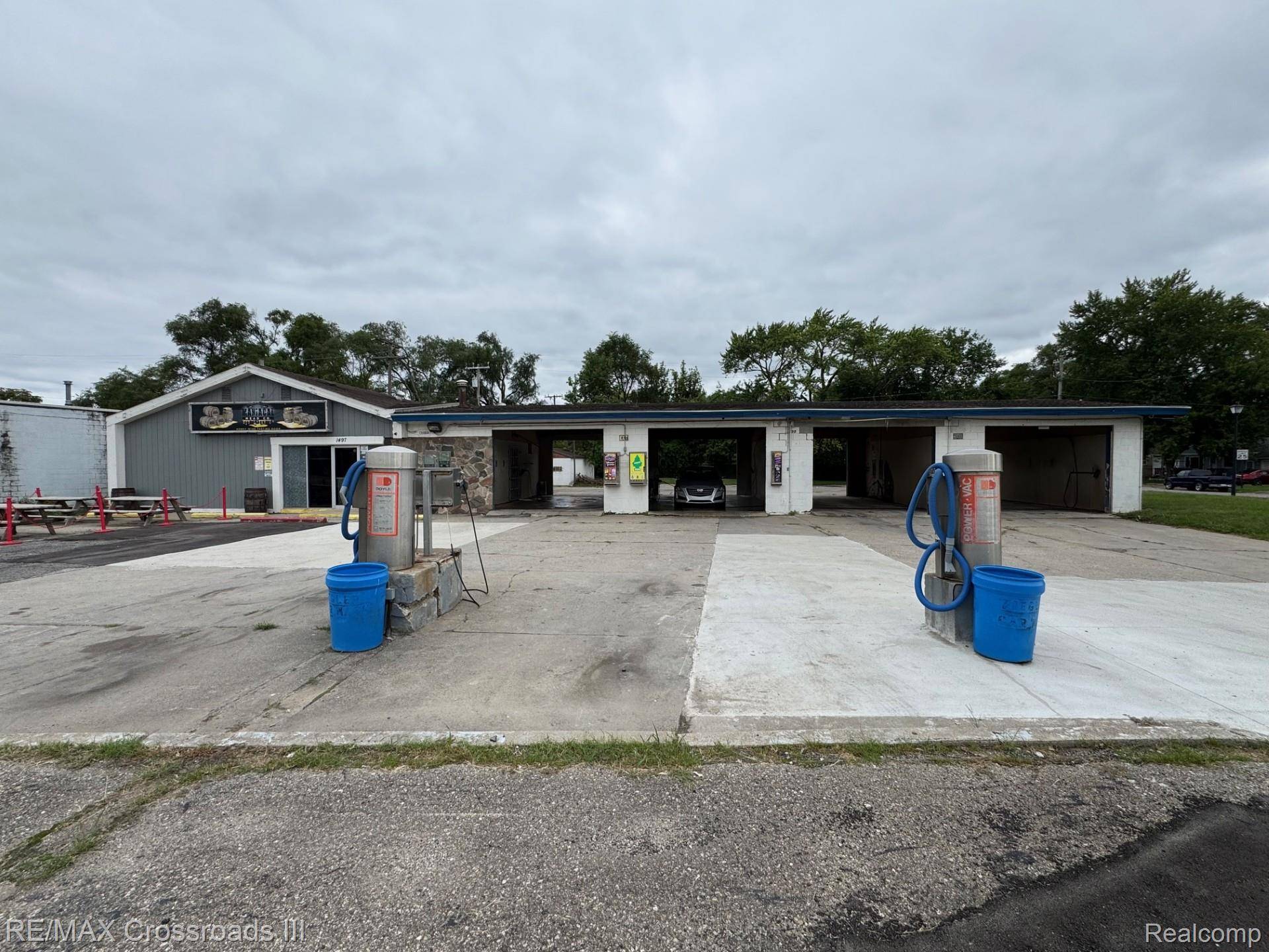1497 Ecorse RD, Ypsilanti, MI 48198