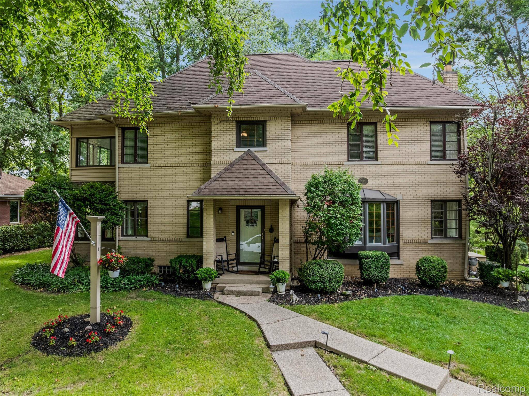 21071 Thorofare RD, Grosse Ile Township, MI 48138