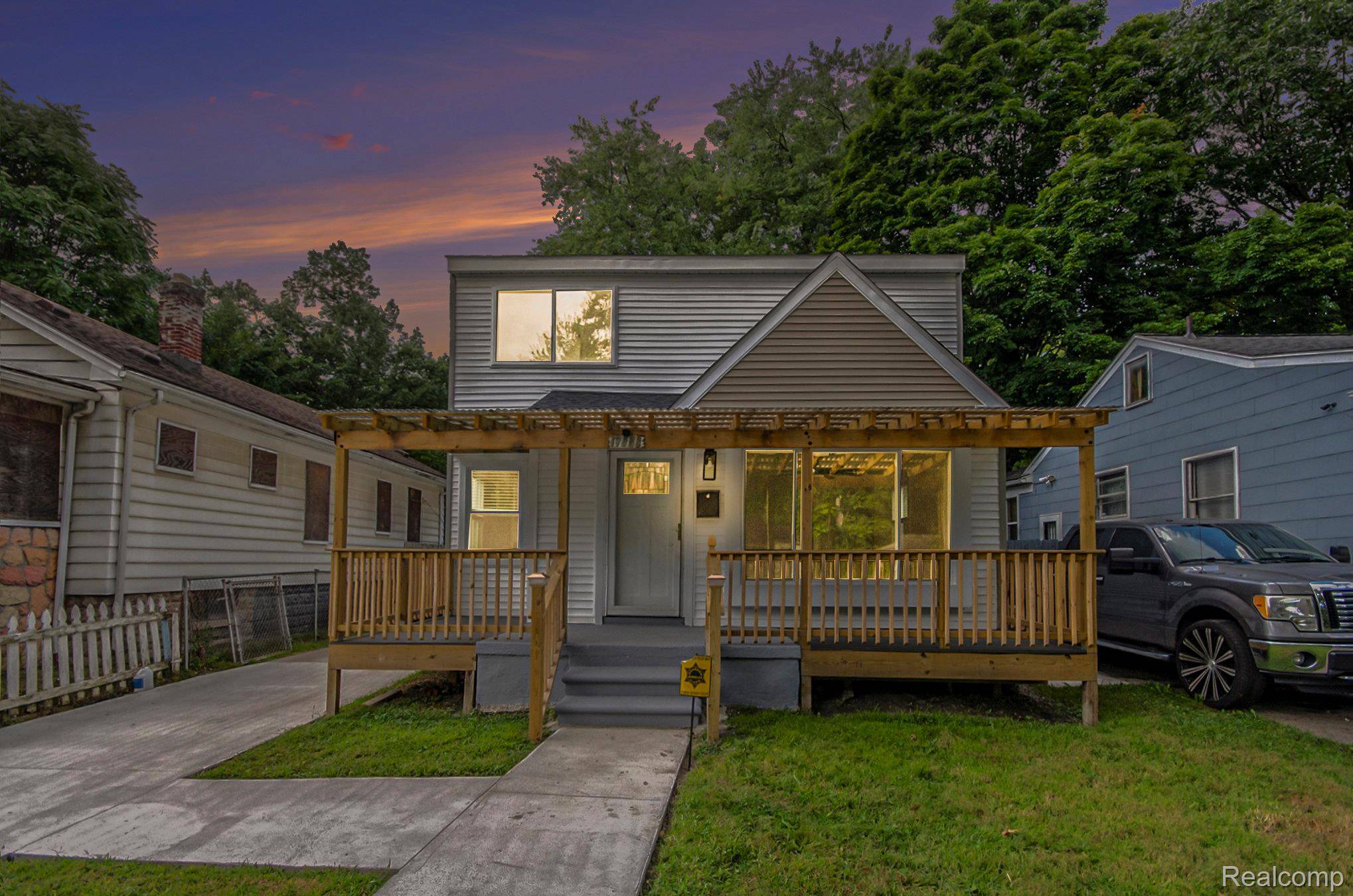 17583 Pierson ST, Detroit, MI 48219