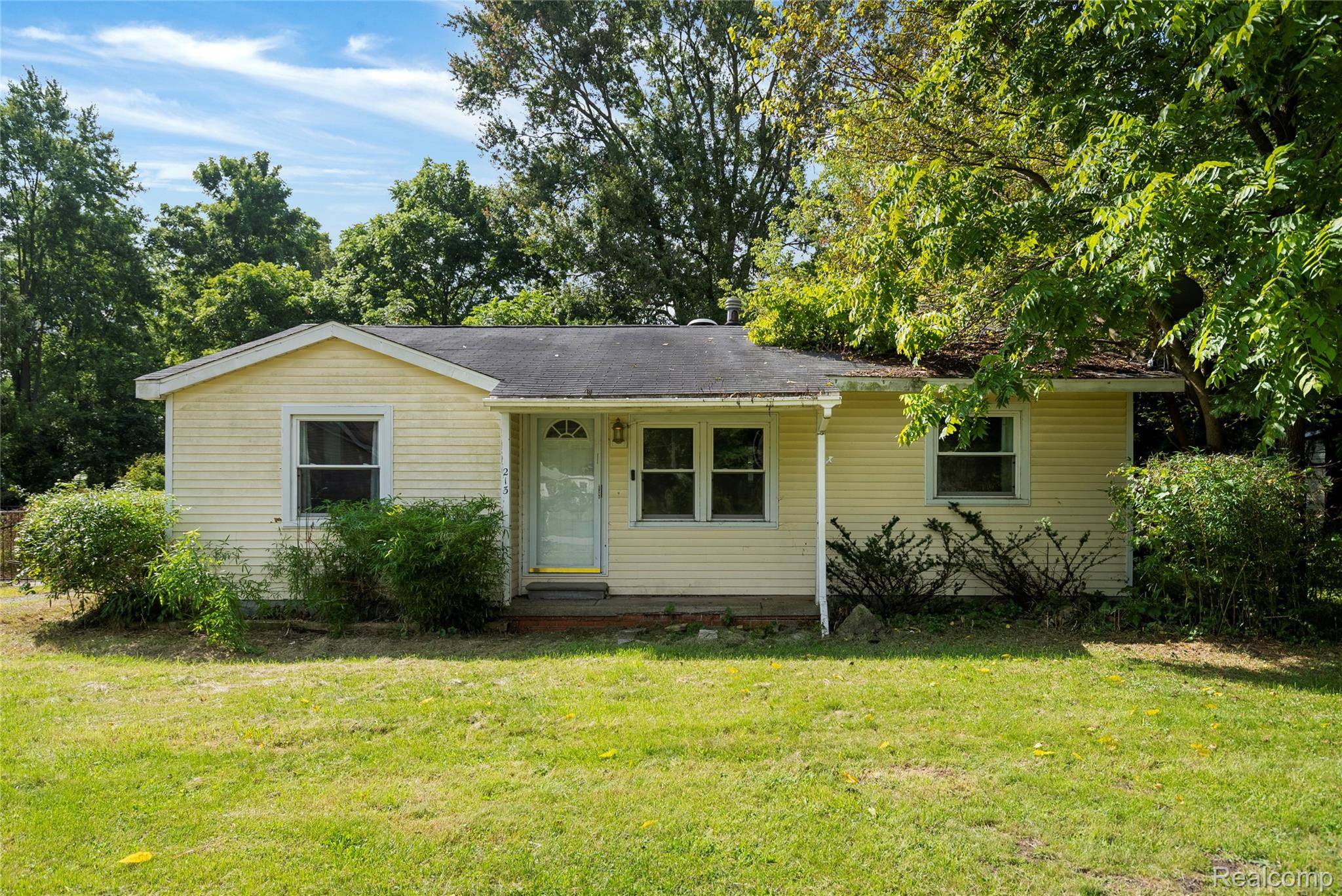 213 Pulford ST, Howell, MI 48843