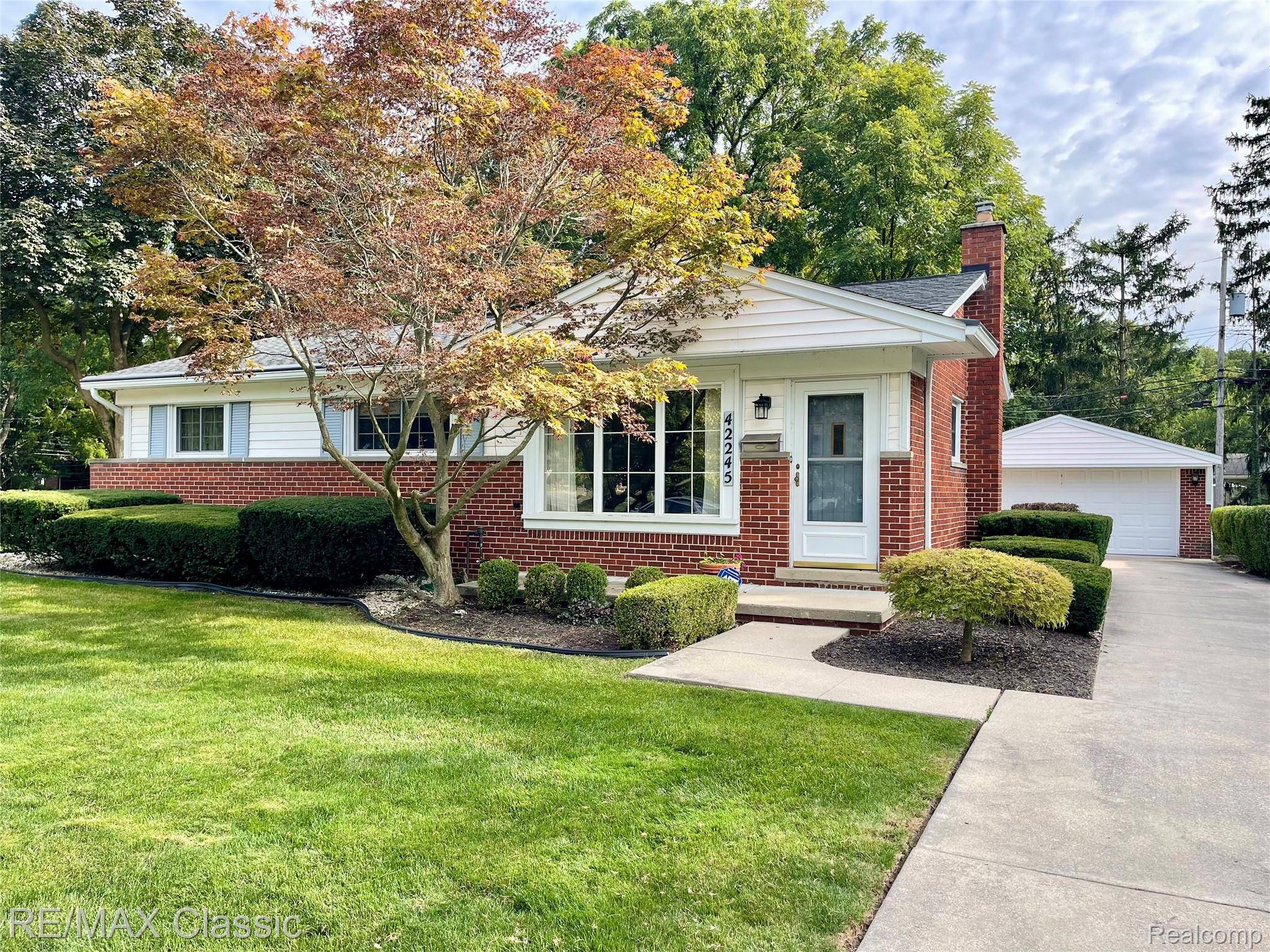 42245 Hammill LN, Plymouth, MI 48170