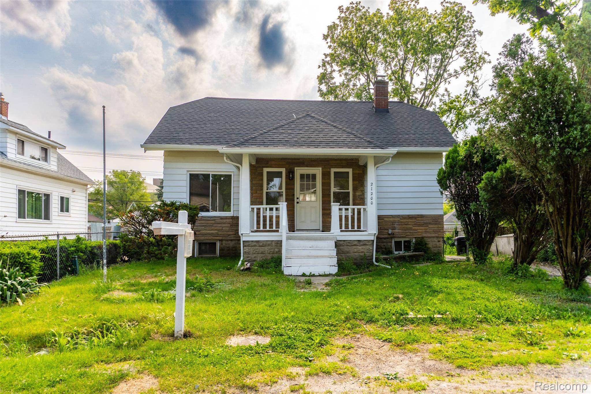 21200 Collingham AVE, Farmington, MI 48336