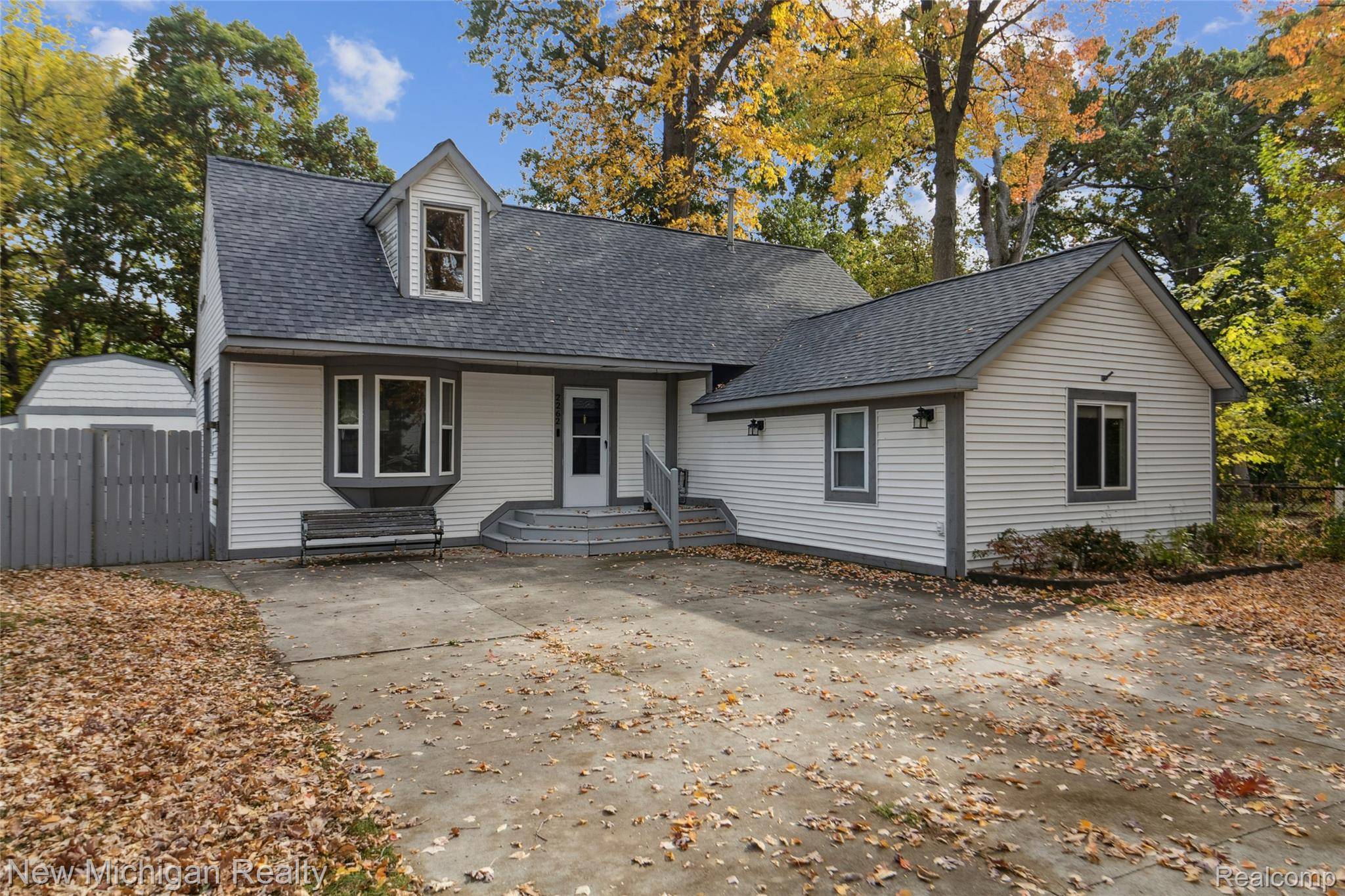 2262 Overridge AVE, Waterford Charter Township, MI 48327