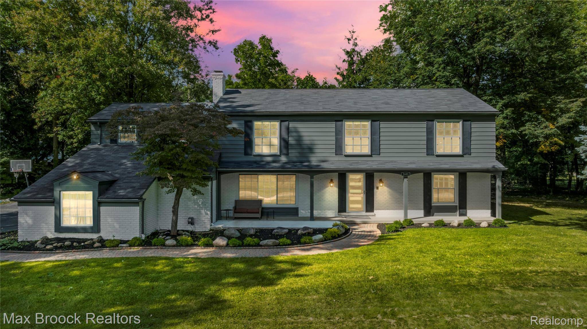 2601 Lamplighter LN, Bloomfield Hills, MI 48304