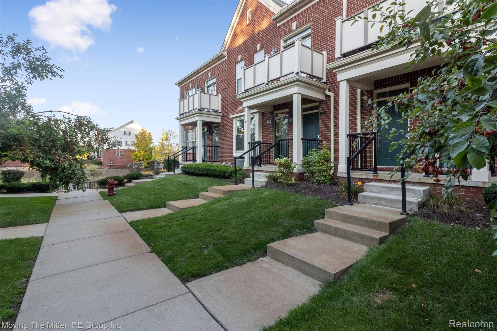1106 Fountain View CIR, South Lyon, MI 48178