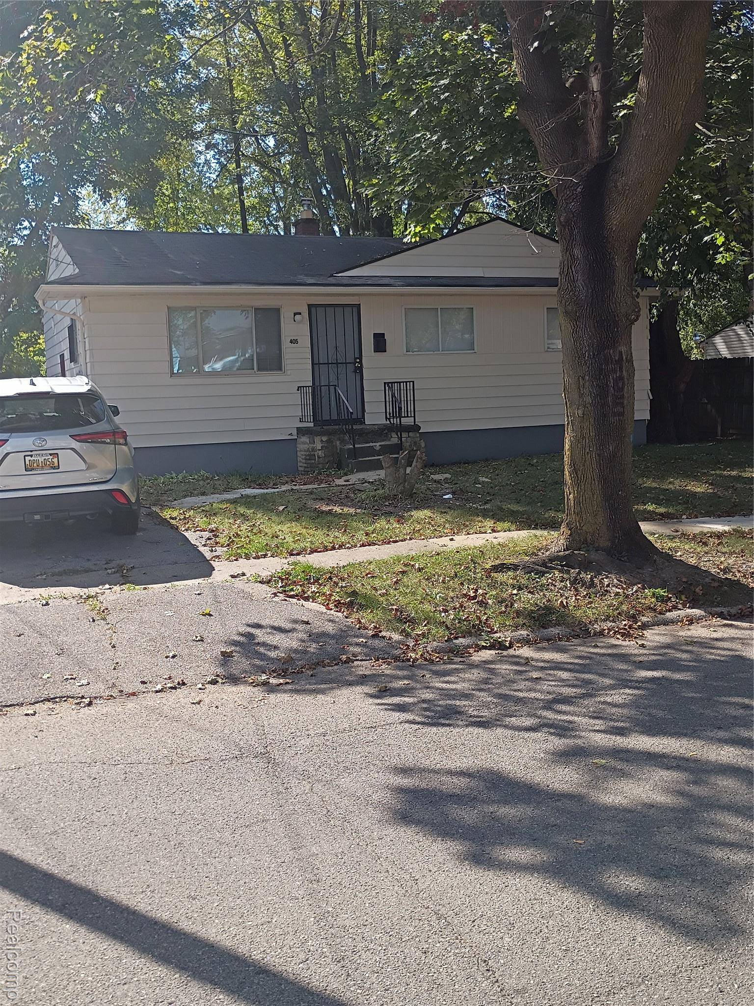 405 W Bundy AVE, Flint, MI 48505