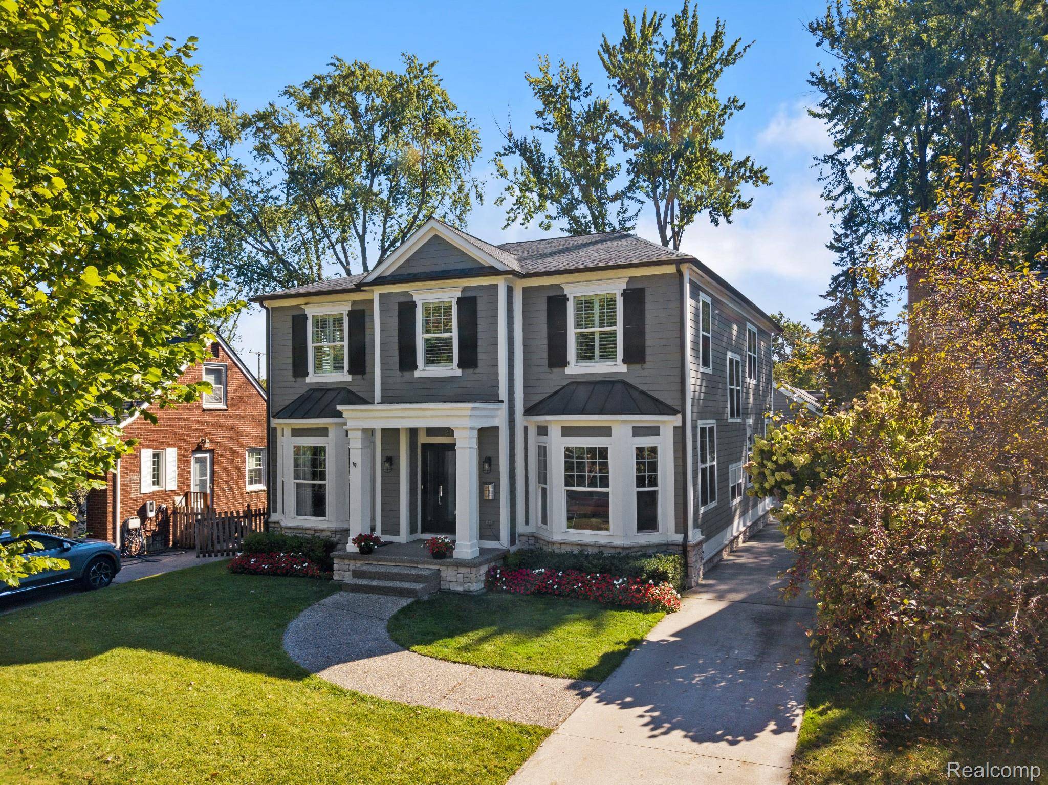 2106 Pembroke RD, Birmingham, MI 48009