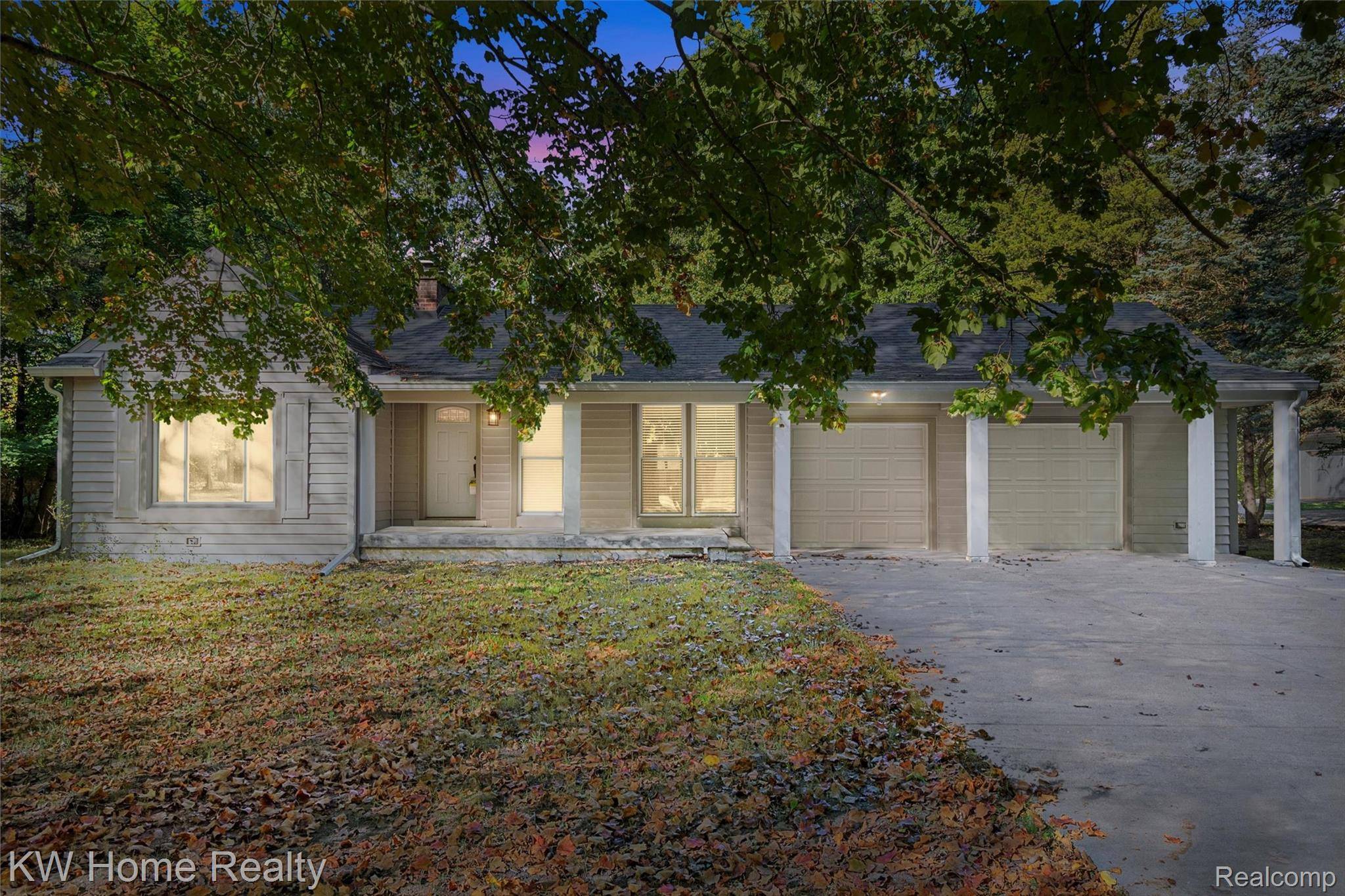 22215 Rougemont DR, Southfield, MI 48033