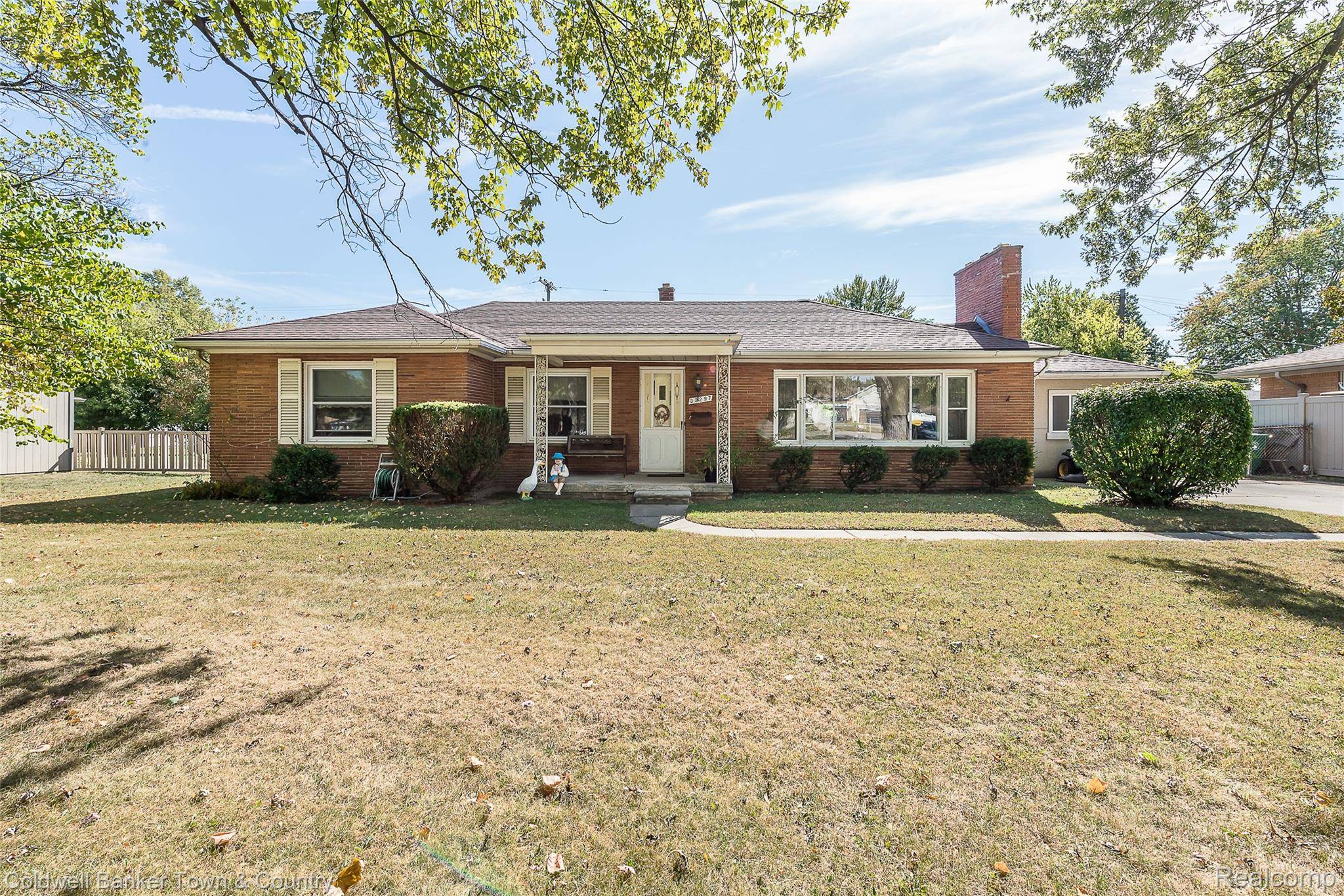 32297 Warren RD, Garden City, MI 48135
