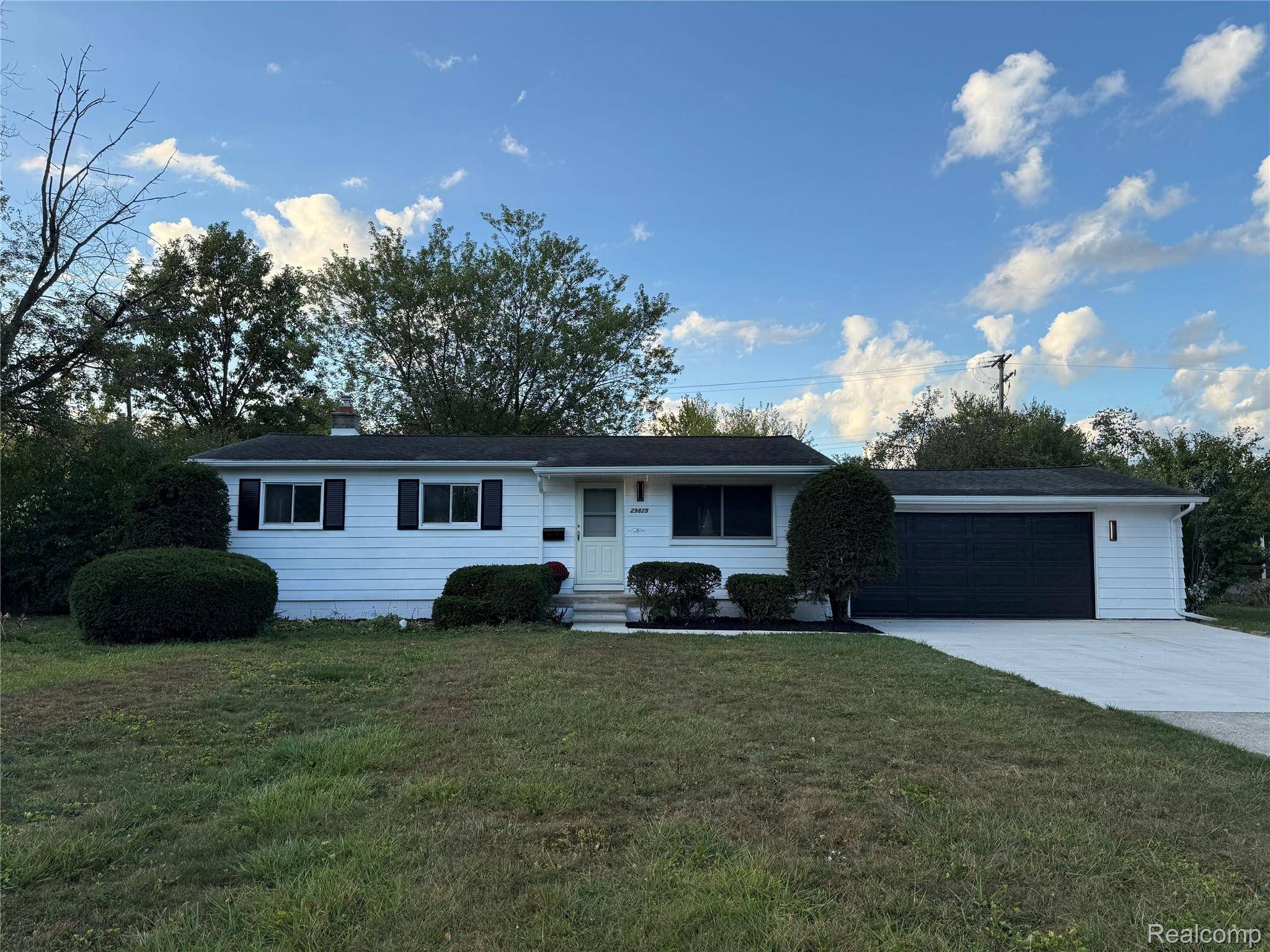 29825 Dawson ST, Garden City, MI 48135