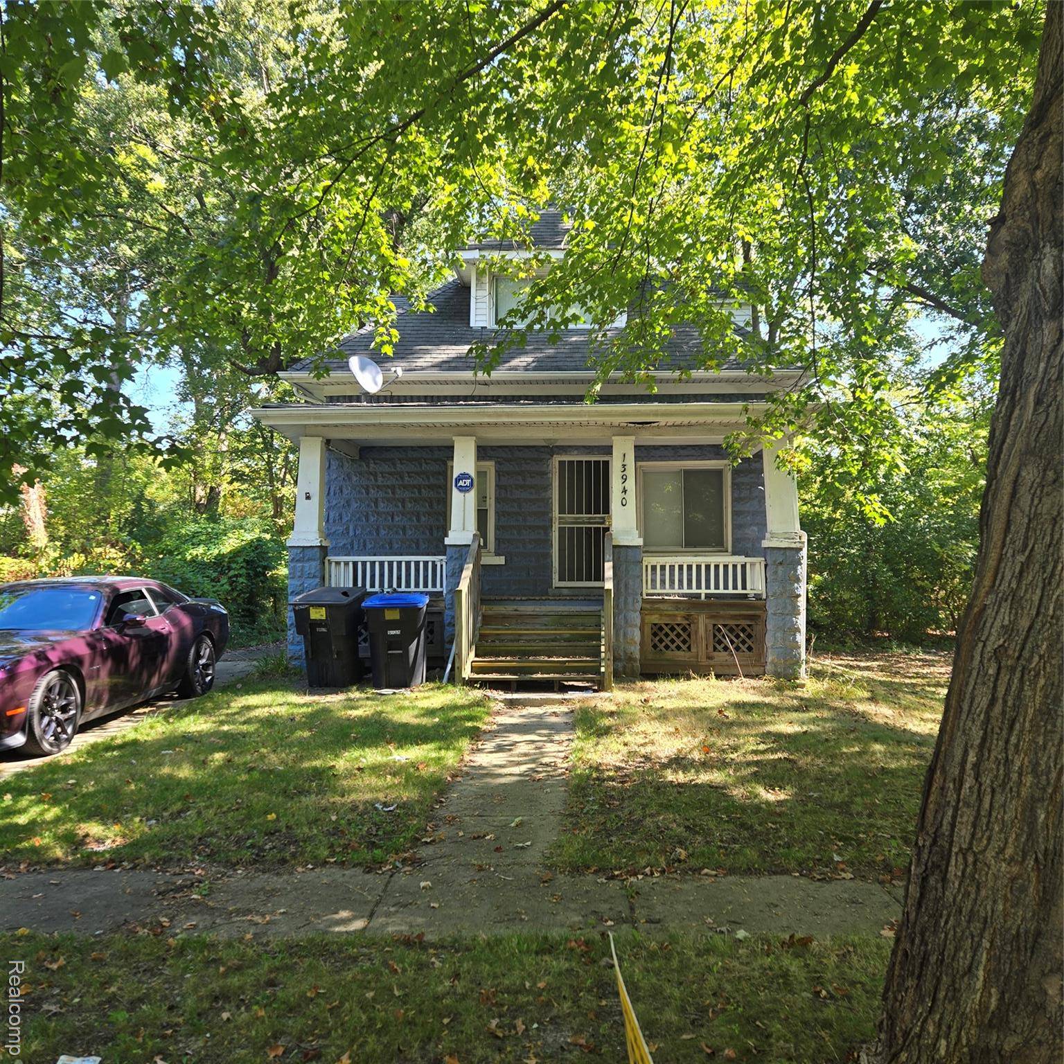 13940 Dolphin ST, Detroit, MI 48223