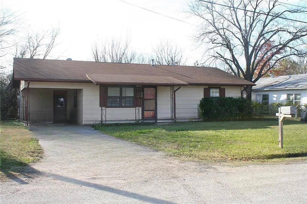 407 N Files Street, Itasca, TX 76055