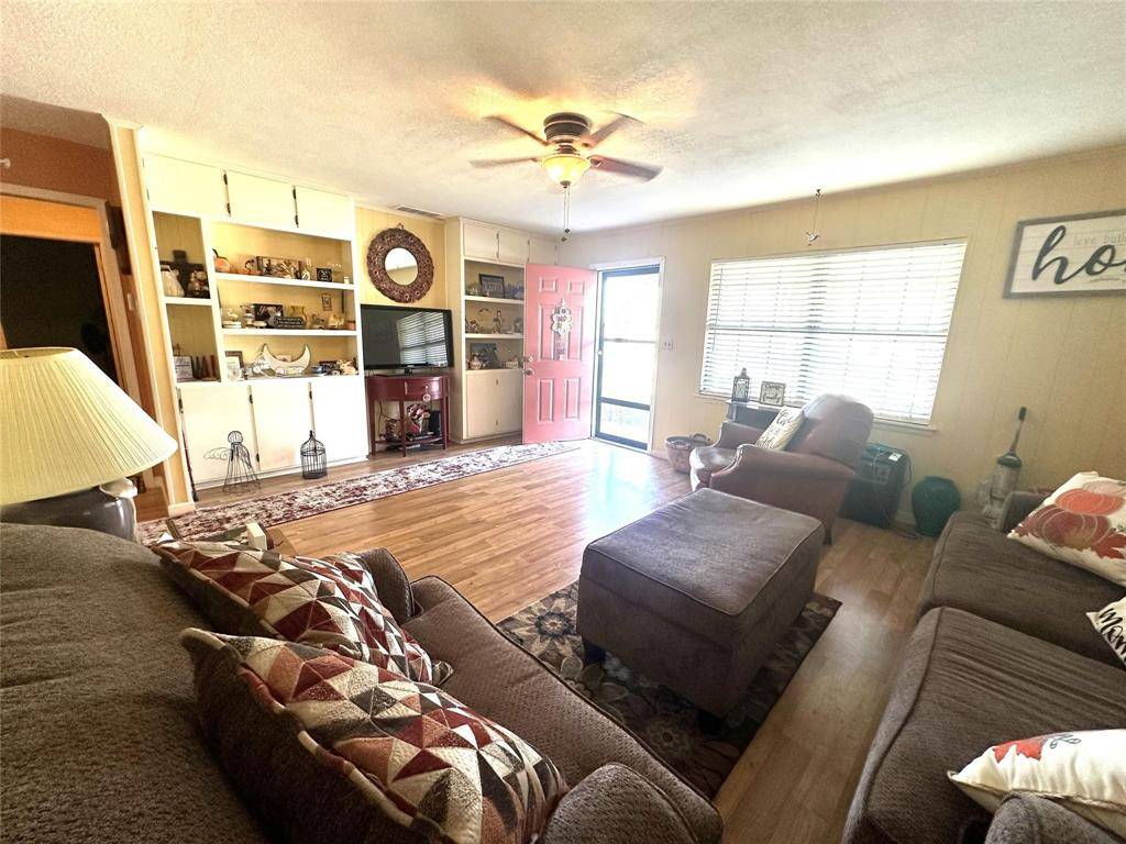 407 N Files Street, Itasca, TX 76055