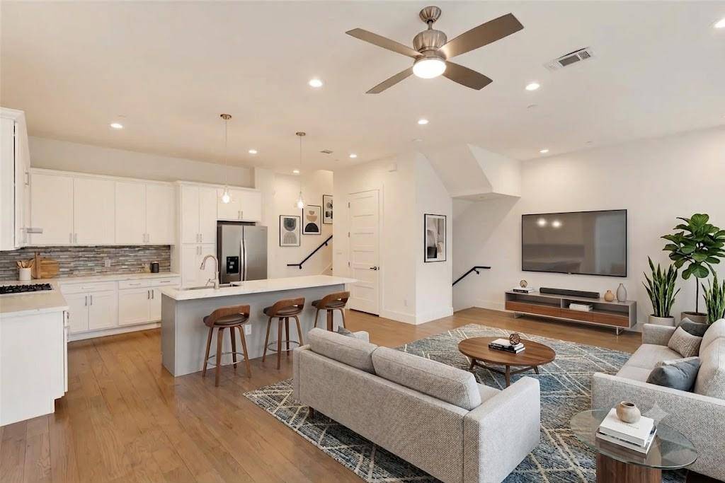 2450 N Garrett Avenue #14, Dallas, TX 75206