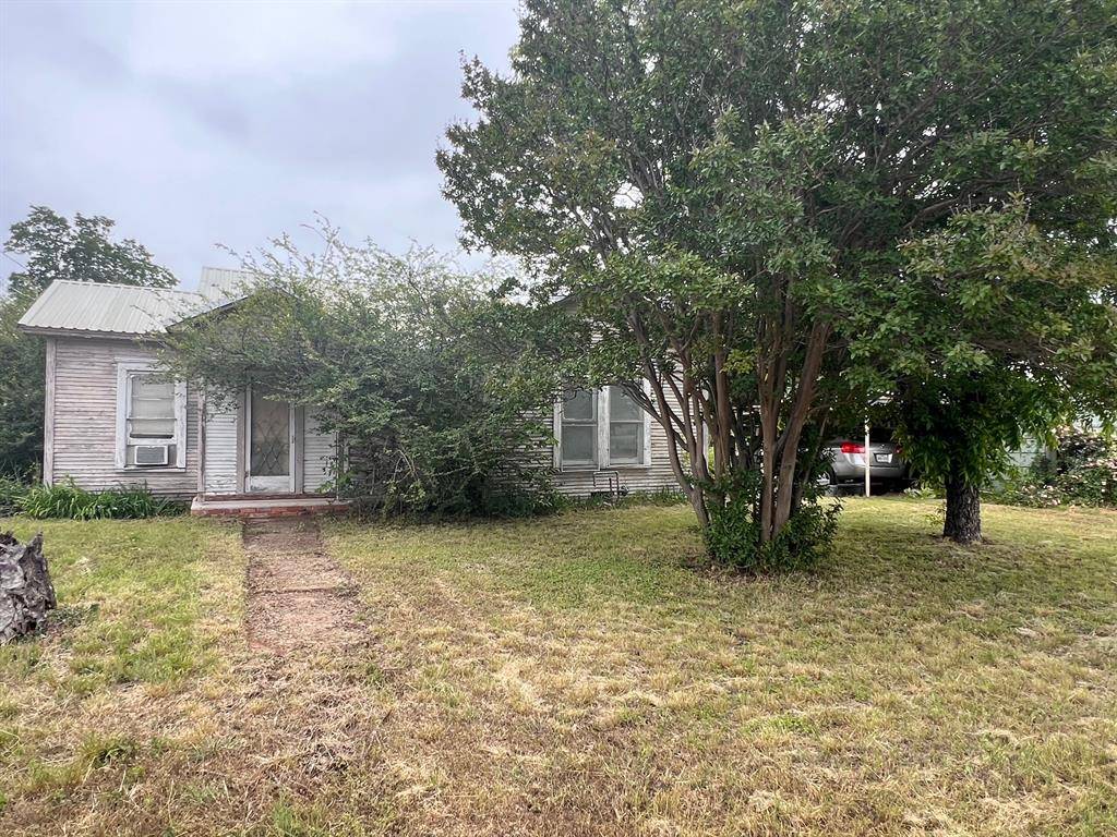 101 E Commerce Street, Gustine, TX 76455