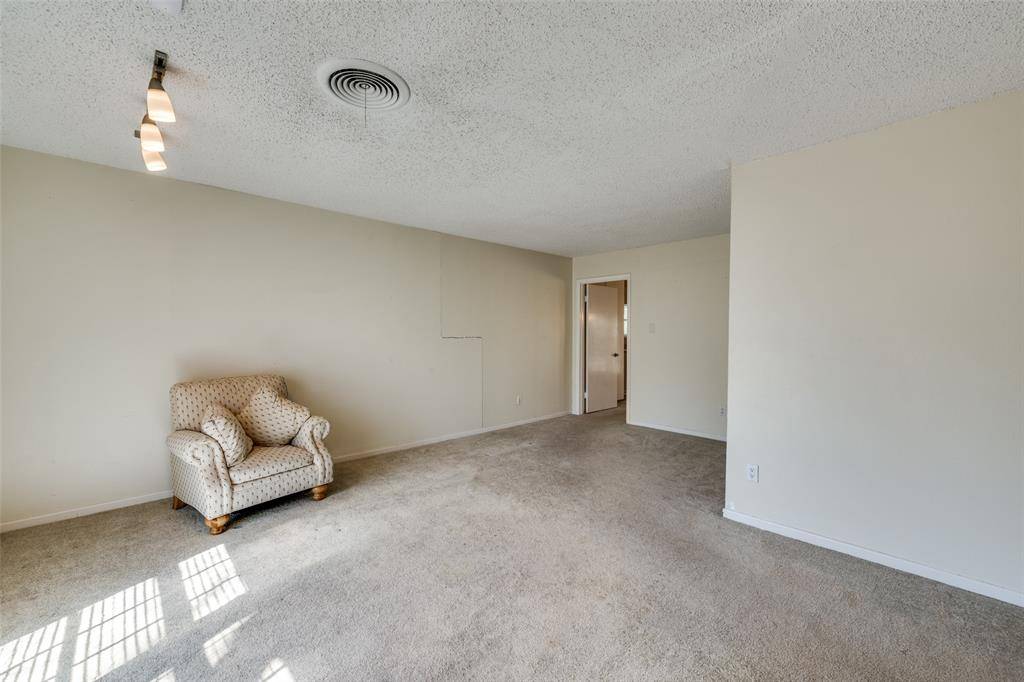 5613 Westcreek Drive, Fort Worth, TX 76133