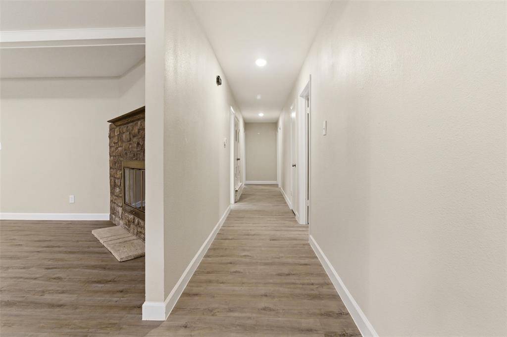 2703 Oak Cliff Lane, Arlington, TX 76012