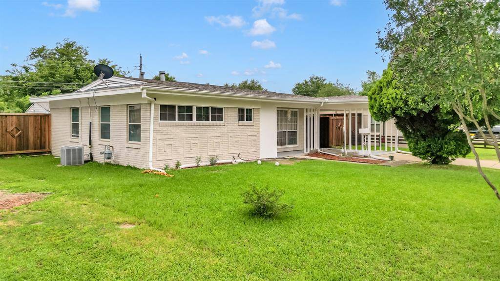 1614 Briarwood Lane, Irving, TX 75061
