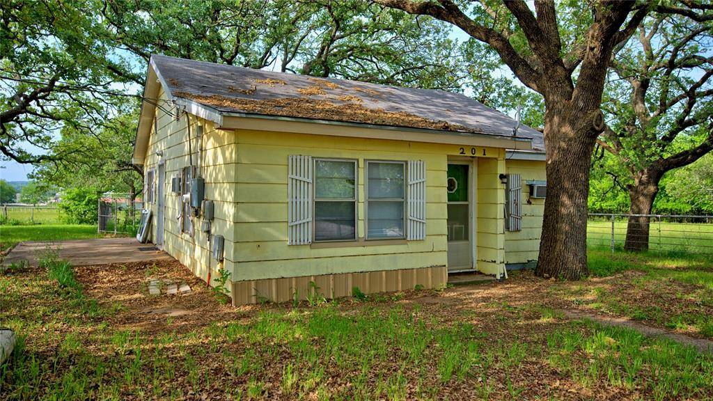 201 Croxton Street, Nocona, TX 76255
