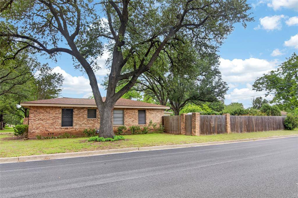 2101 Hermanson Drive, Waco, TX 76710