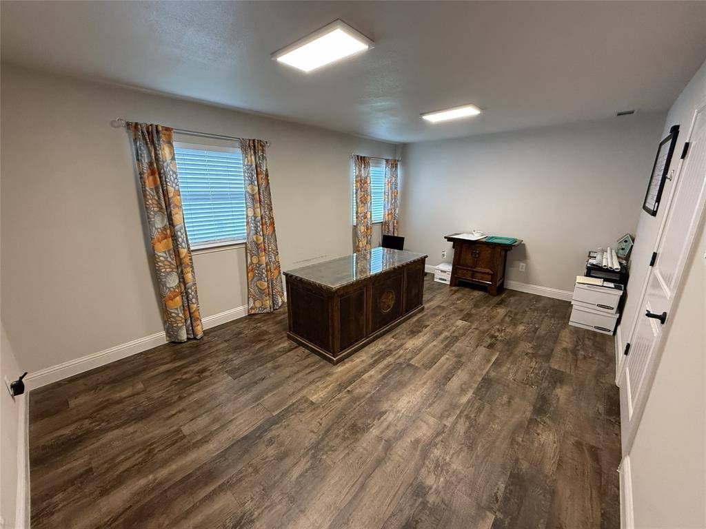 200 S Main Street #C, Rhome, TX 76078