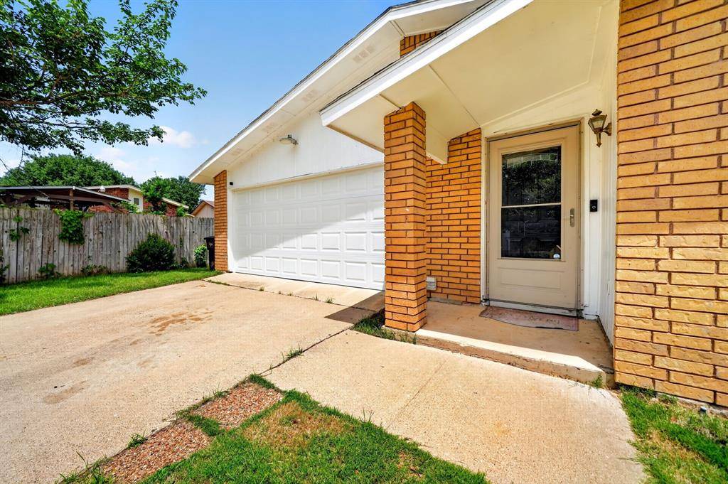 4036 Seven Gables Street, Fort Worth, TX 76133