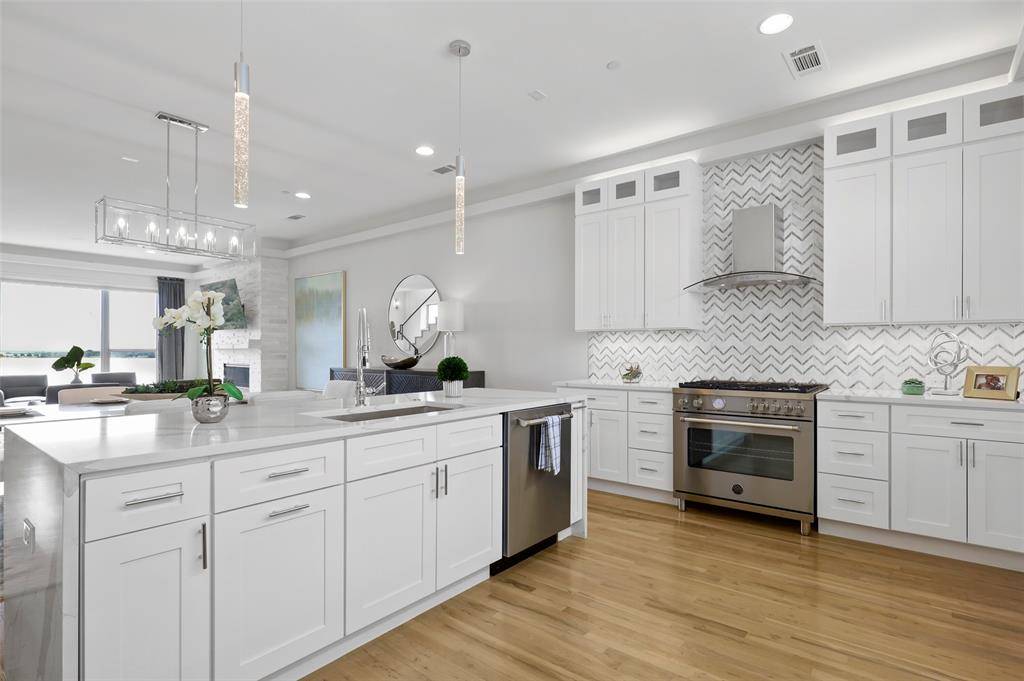 13001 Hutton Drive #28, Farmers Branch, TX 75234