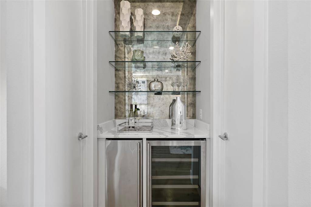 13001 Hutton Drive #28, Farmers Branch, TX 75234
