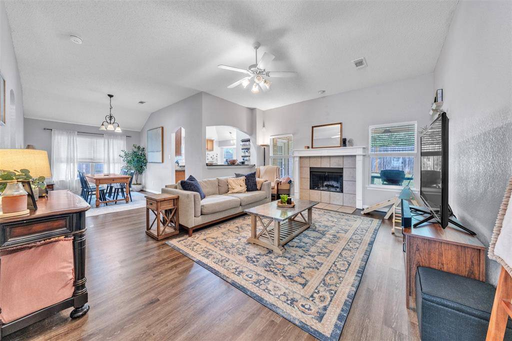 1618 Fern Drive, Mansfield, TX 76063