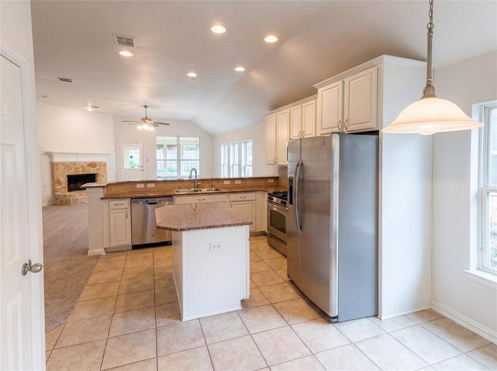 1605 Nighthawk Drive, Little Elm, TX 75068