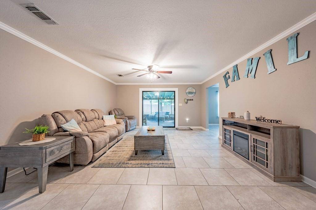 128 Hilltop Drive, Trinidad, TX 75163
