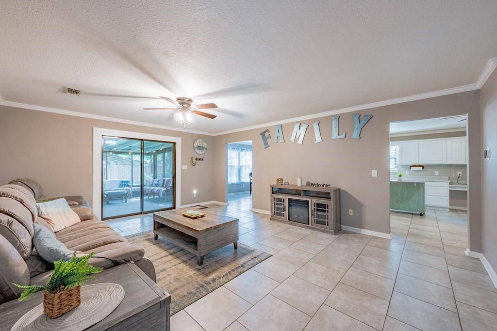 128 Hilltop Drive, Trinidad, TX 75163
