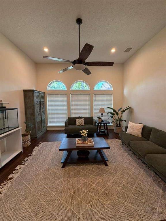 906 busby, Cedar Hill, TX 75104