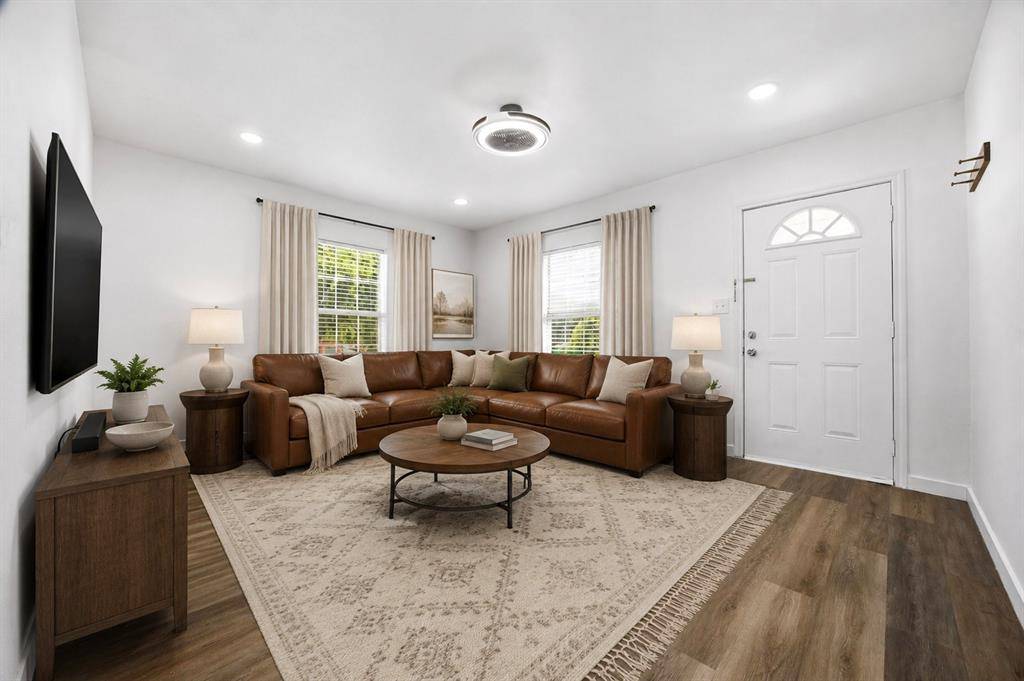 1308 Meadow Park Drive, White Settlement, TX 76108