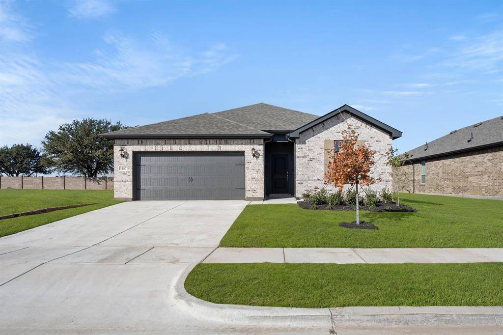 107 Manchester Drive, Cleburne, TX 76031