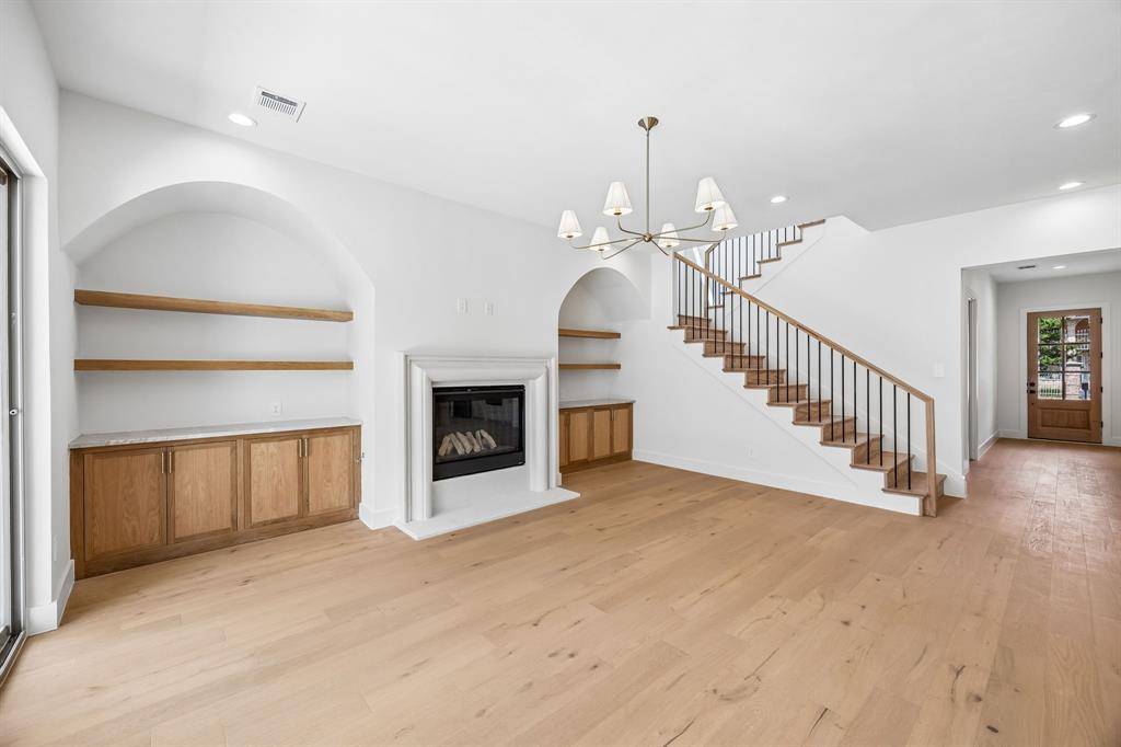 419 Cameron Avenue, Dallas, TX 75223