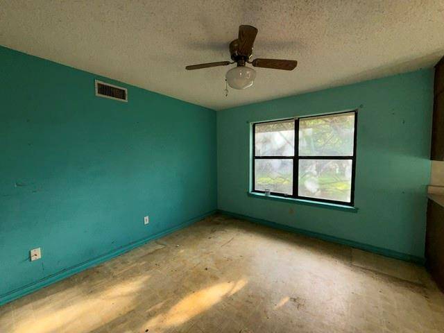 256 Lilac Lane, Azle, TX 76020