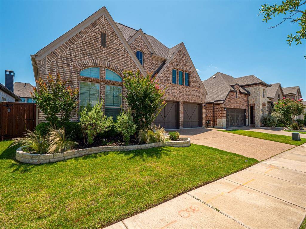 4412 La Roche Avenue, Carrollton, TX 75010