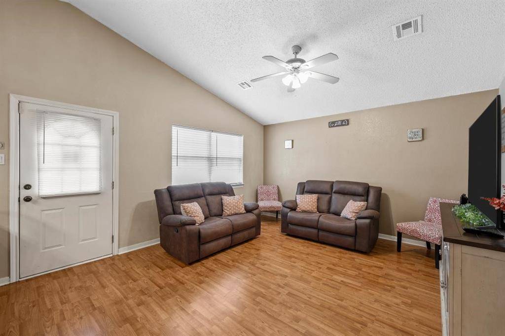 104 S Walnut Street, Lacy Lakeview, TX 76705