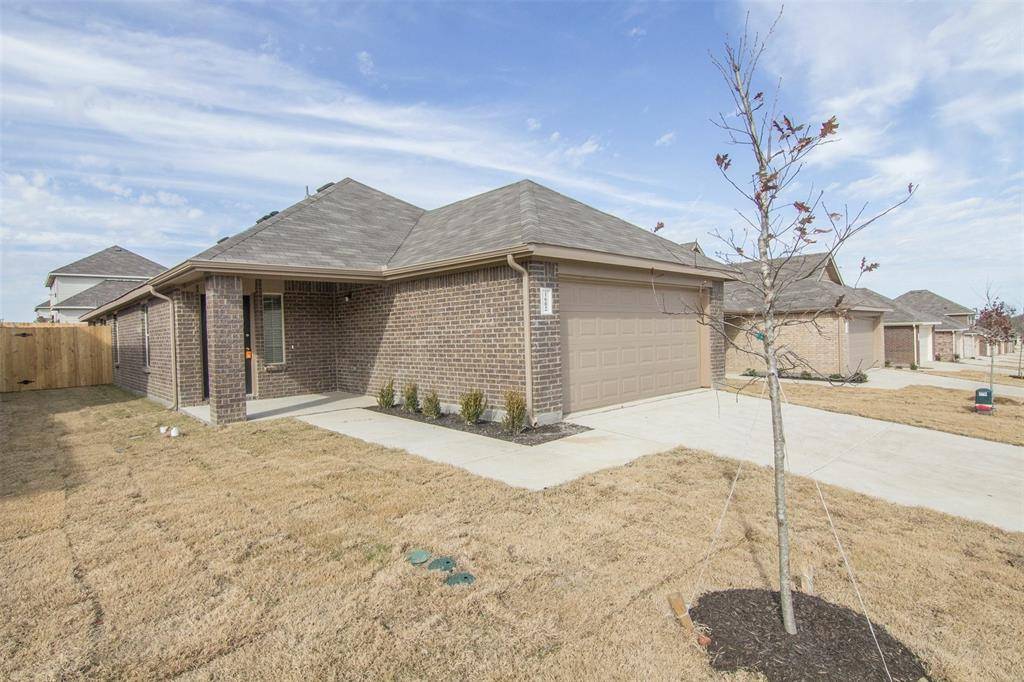 1602 Bobolink Drive, Ennis, TX 75119