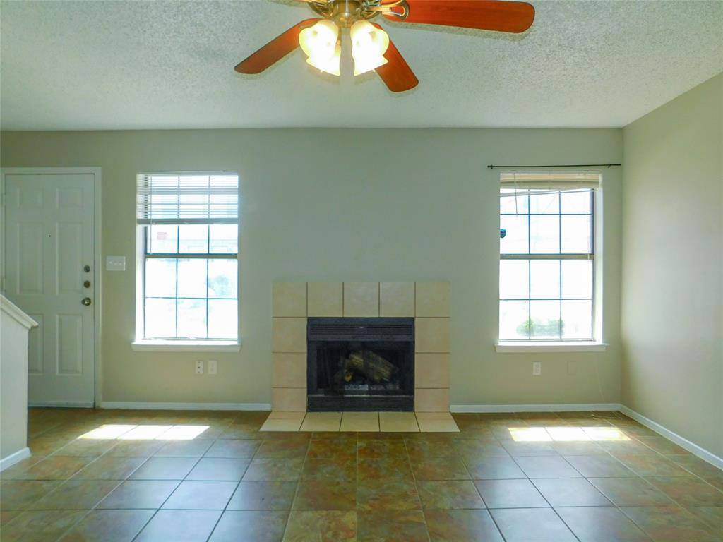 1137 Dallas Drive, Denton, TX 76205