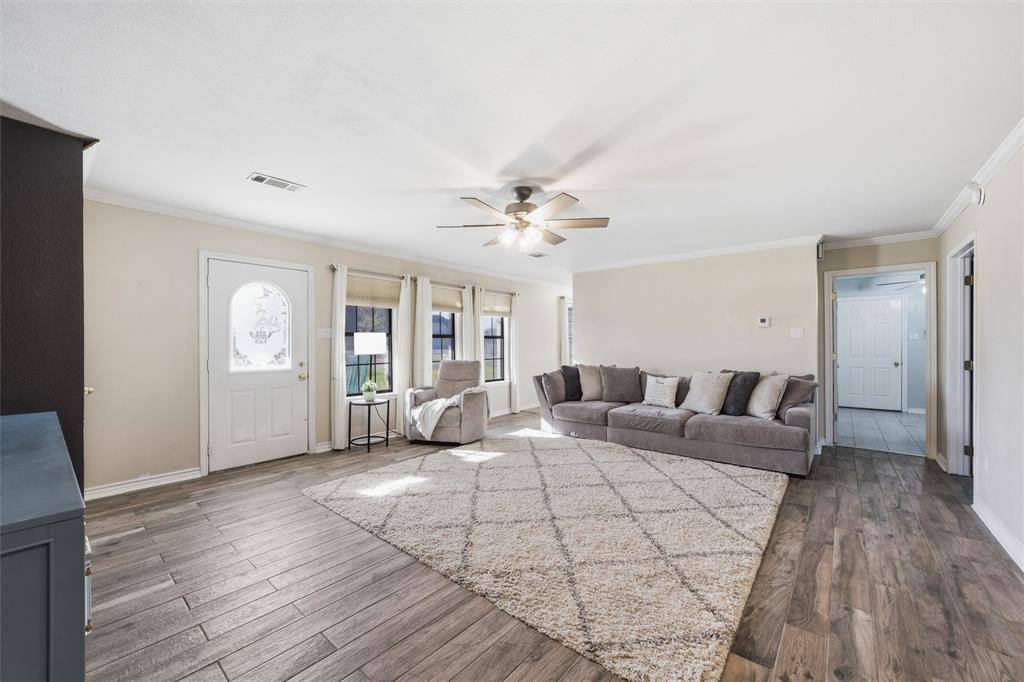 1211 Overlook Court, Whitney, TX 76692
