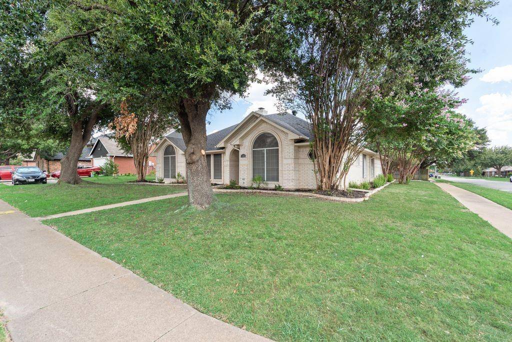 7400 Chapman Drive, North Richland Hills, TX 76182