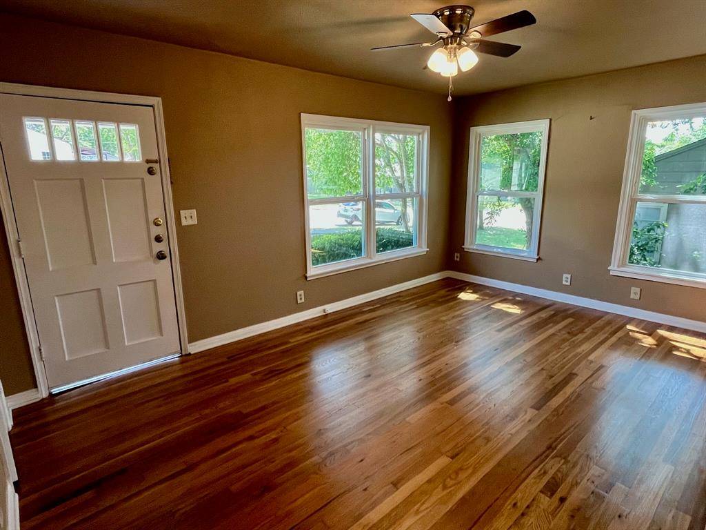 7412 Davenport Avenue, Fort Worth, TX 76116