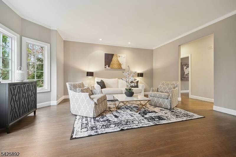 50 Sequoia Dr, Watchung Boro, NJ 07069
